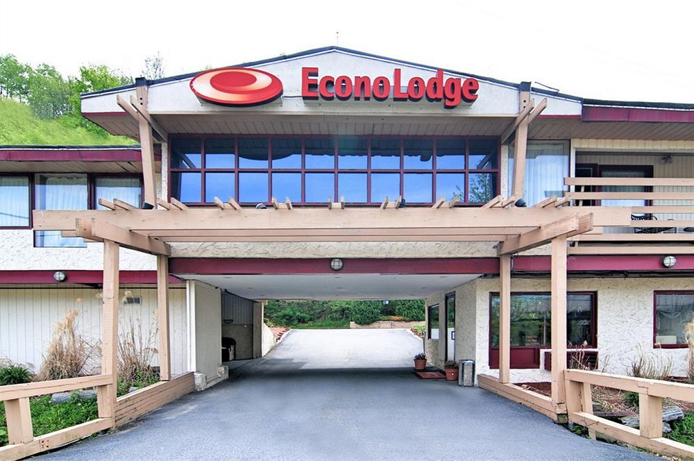 Econo Lodge Clarks Summit Exterior photo