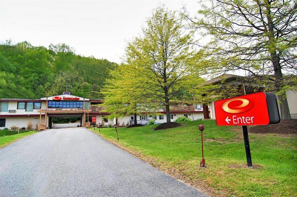 Econo Lodge Clarks Summit Exterior photo
