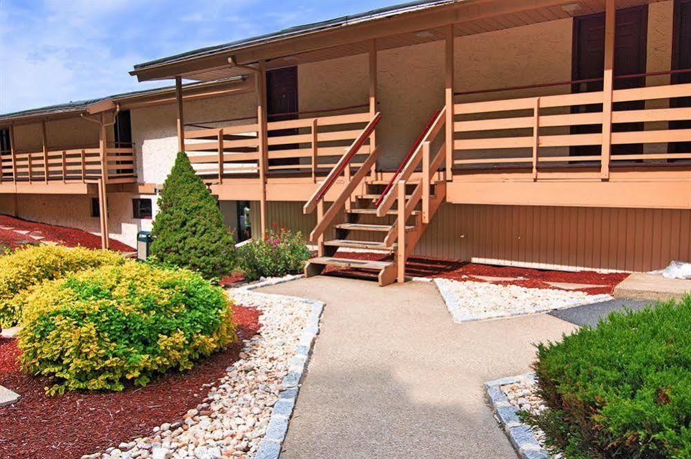 Econo Lodge Clarks Summit Exterior photo