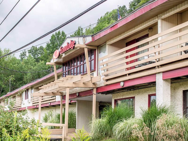 Econo Lodge Clarks Summit Exterior photo
